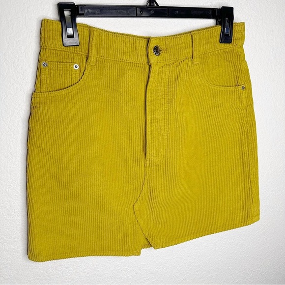 NWT Zara Corduroy Textured Chartreuse Mini Skirt Size Small $35.90 - Picture 6 of 6
